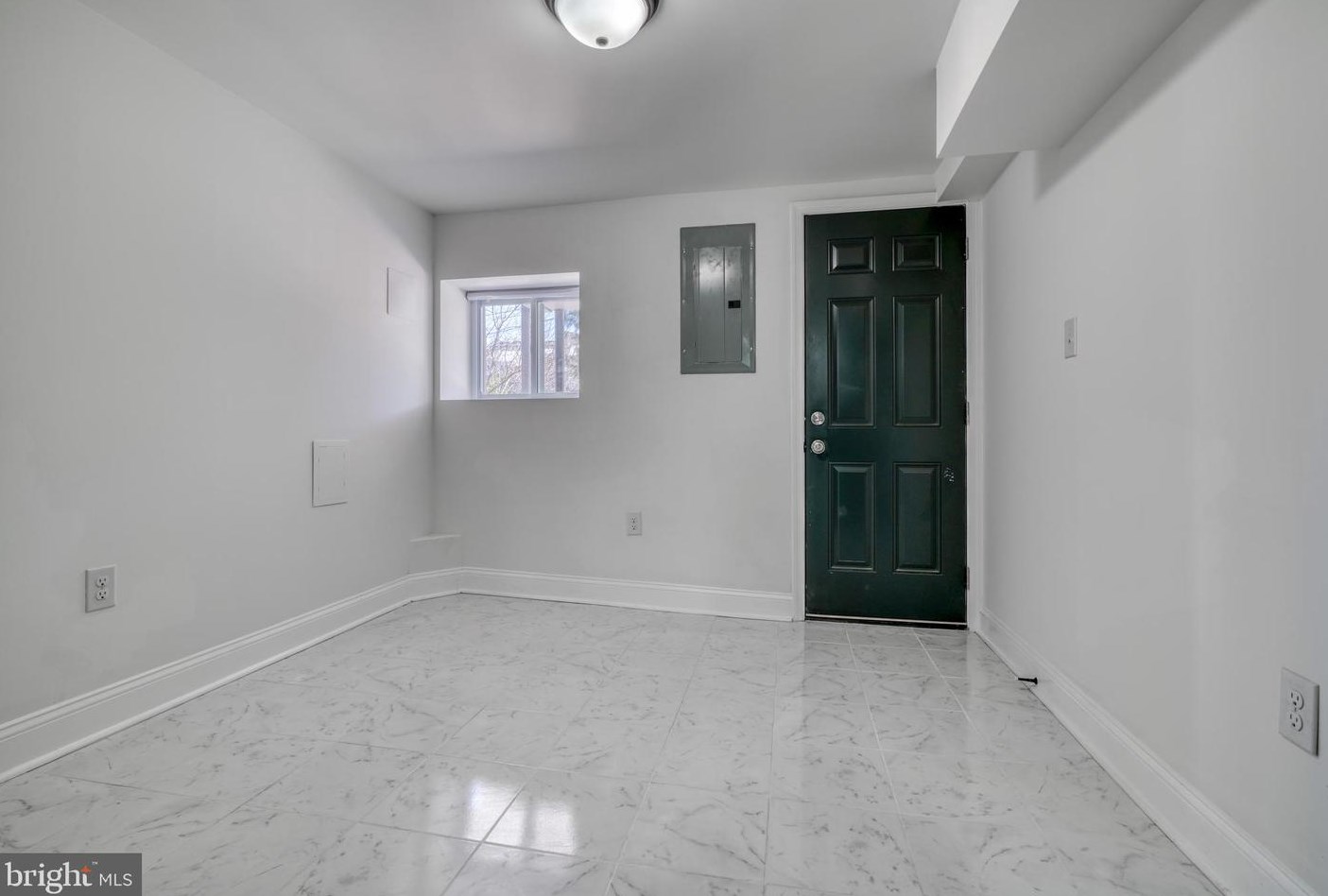 1645 Ruxton Ave, Baltimore MD  21216-3216 exterior