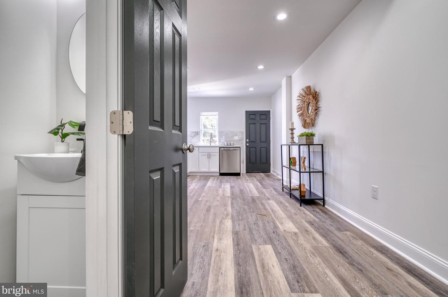 1645 Ruxton Ave, Baltimore MD  21216-3216 exterior