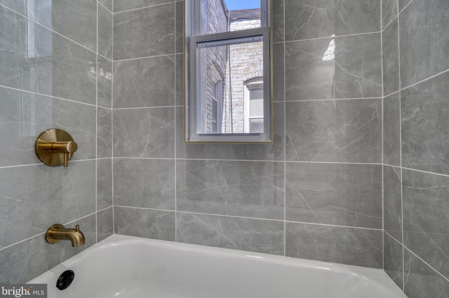 1645 Ruxton Ave, Baltimore MD  21216-3216 exterior