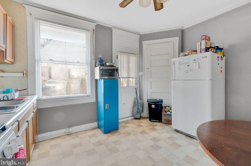 2709 Howard St, Baltimore MD  21218-4310 exterior