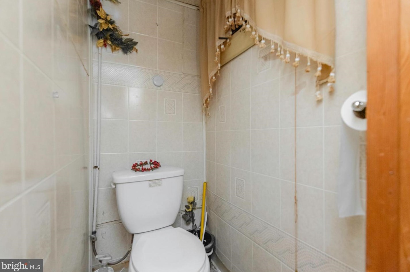 1551 Stonewood Rd, Baltimore MD  21239-3902 exterior