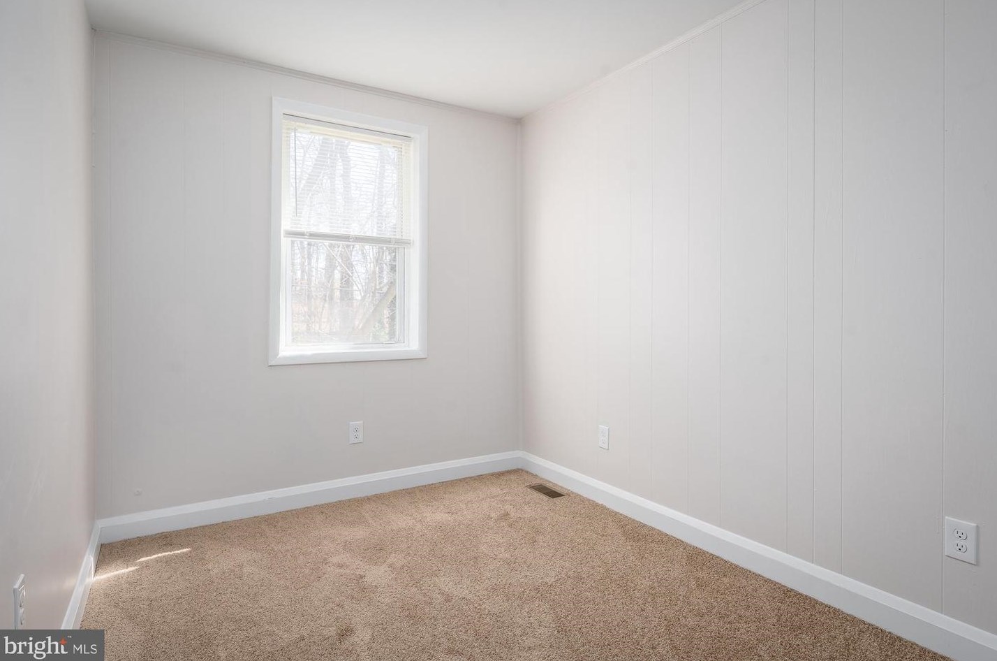 5949 Lillyan Ave, Baltimore MD  21206-2415 exterior