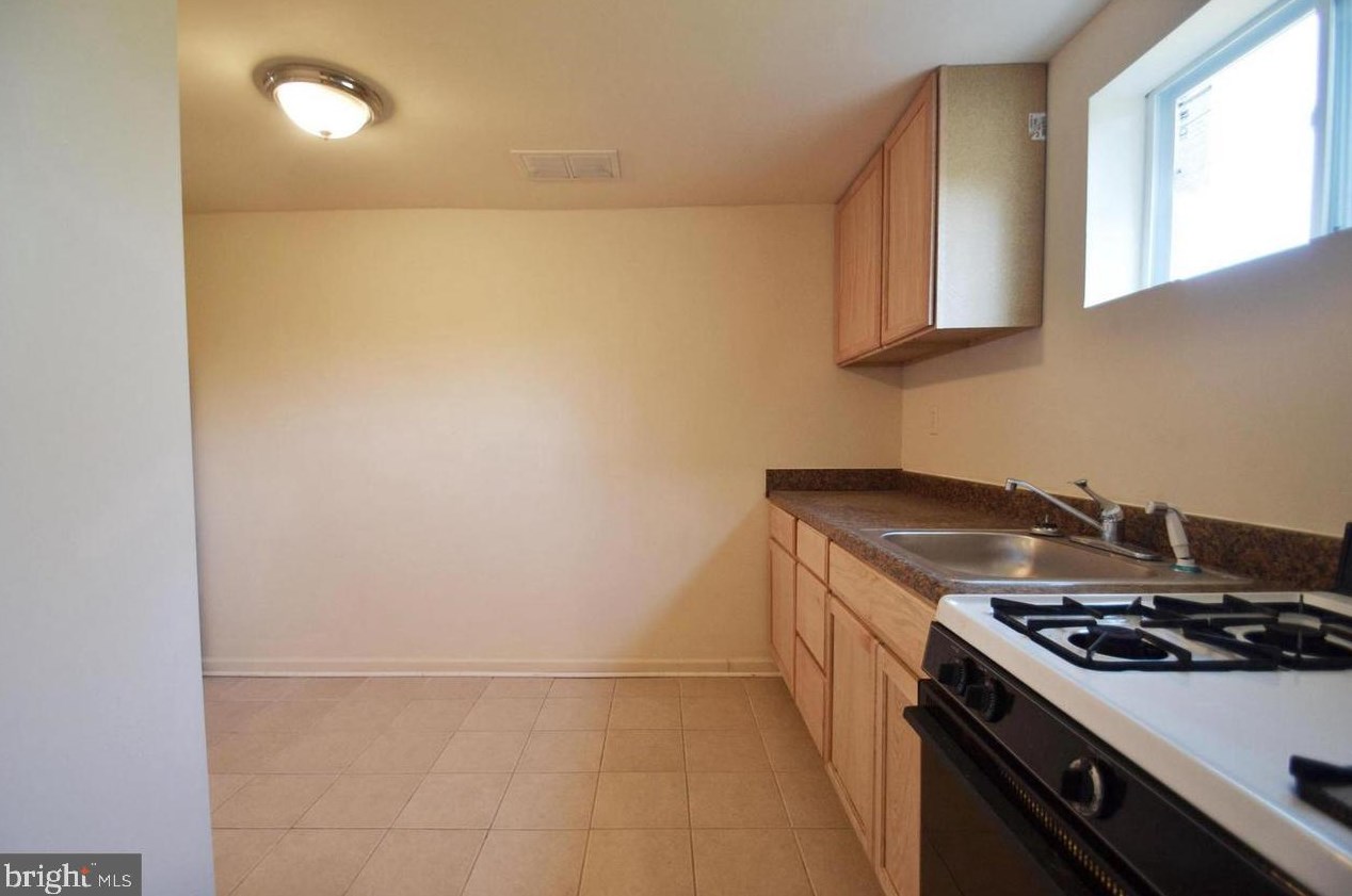 3816 Bay Ave, Baltimore MD  21225-2255 exterior