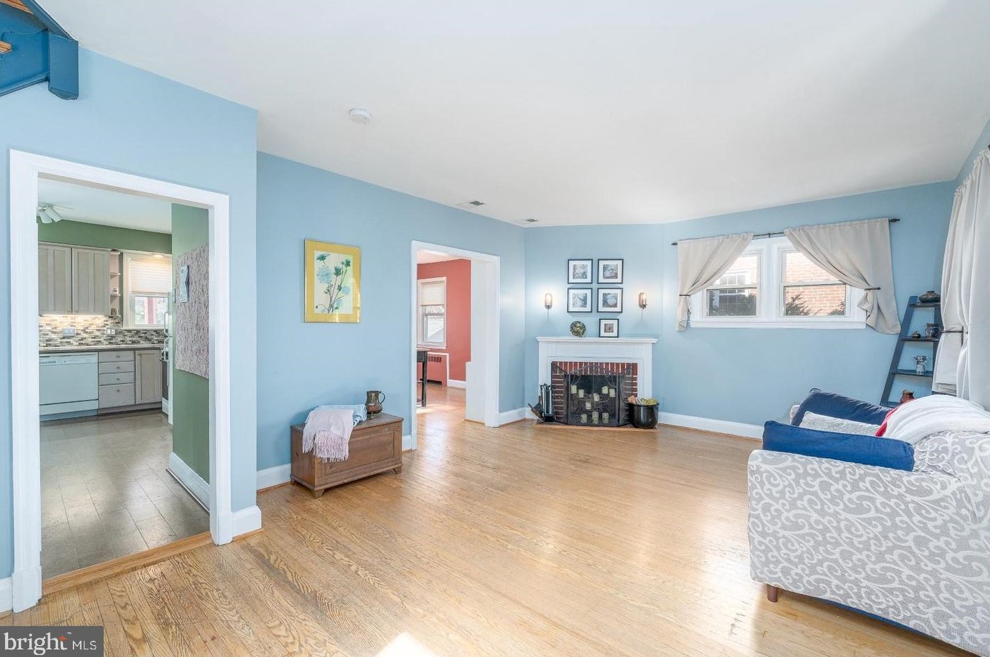2403 Pelham Ave, Baltimore, MD 21213-1036