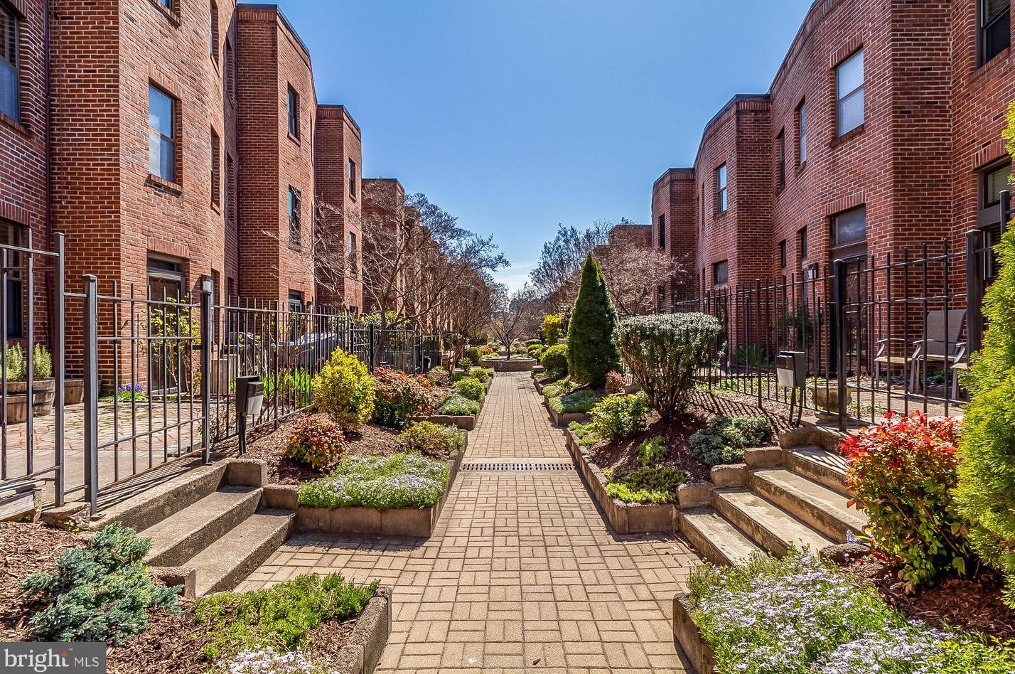 933 Stubblefield Ln, Baltimore MD  21202-3757 exterior