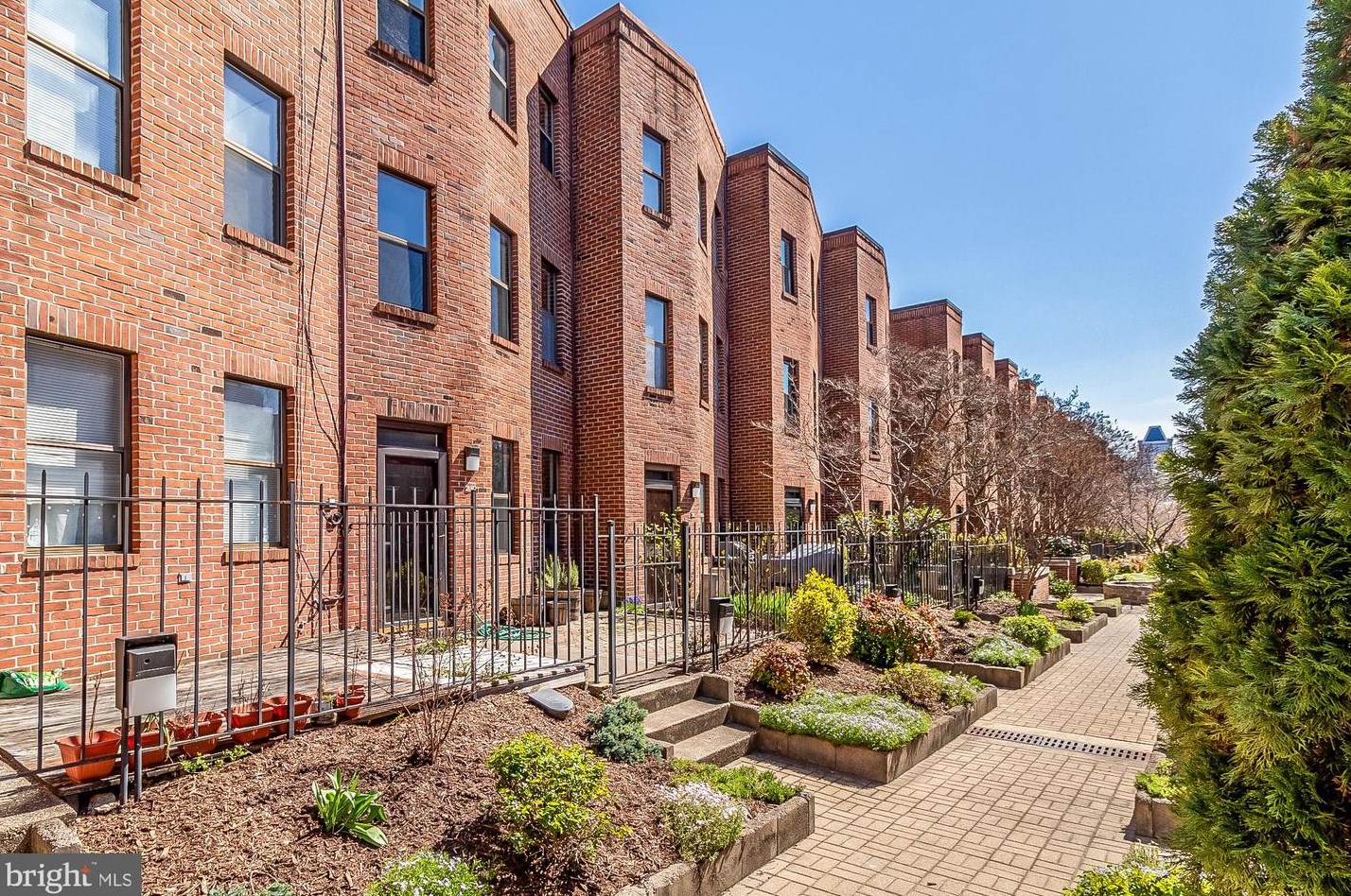 933 Stubblefield Ln, Baltimore MD  21202-3757 exterior