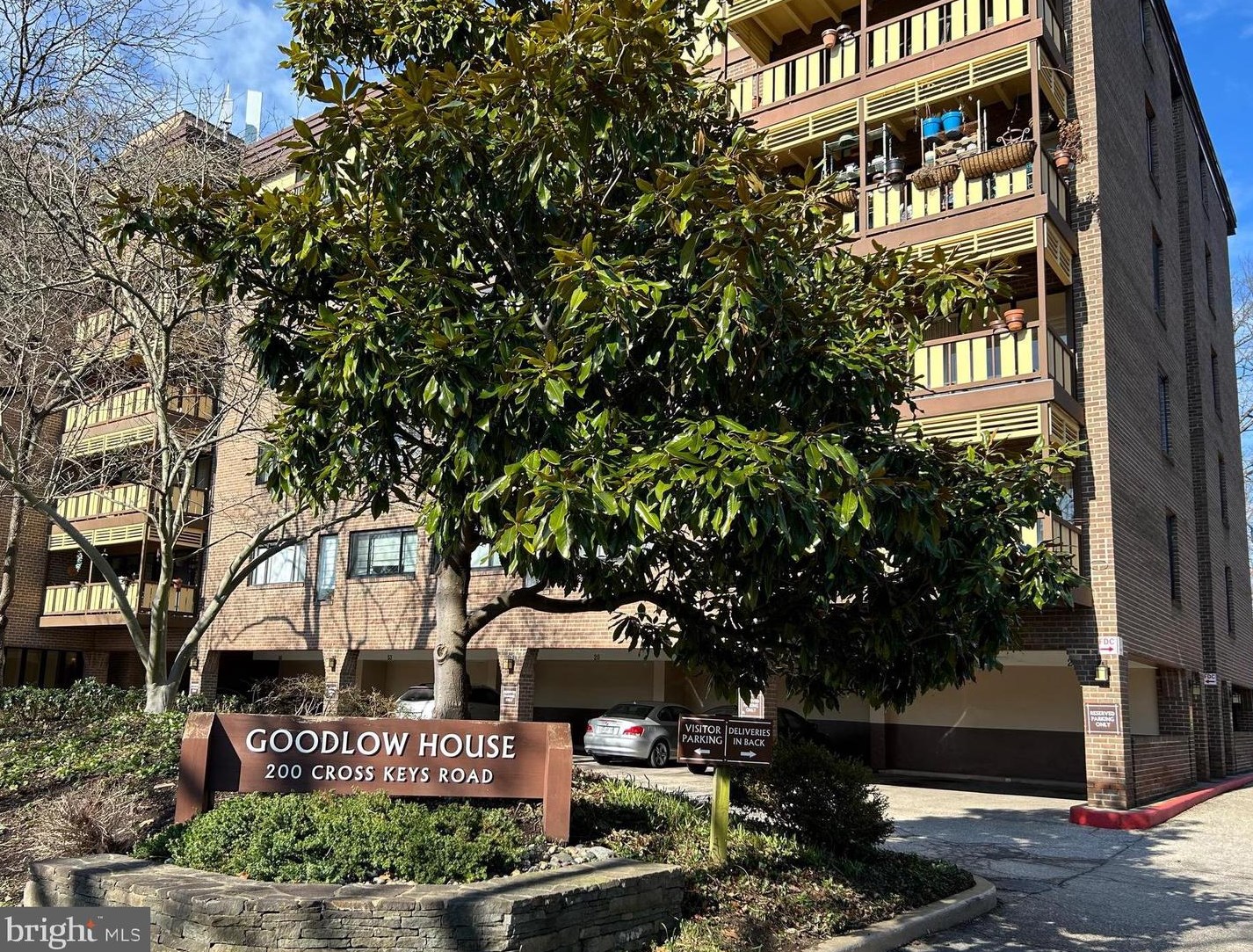 200 Cross Keys Rd, Baltimore MD  21210-1555 exterior