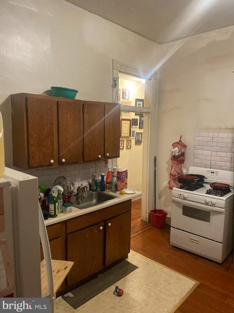 2205 Brookfield Ave, Baltimore MD 21217-4618 exterior