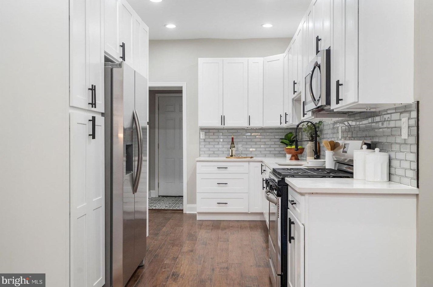 1906 Barclay St, Baltimore MD  21218-6128 exterior