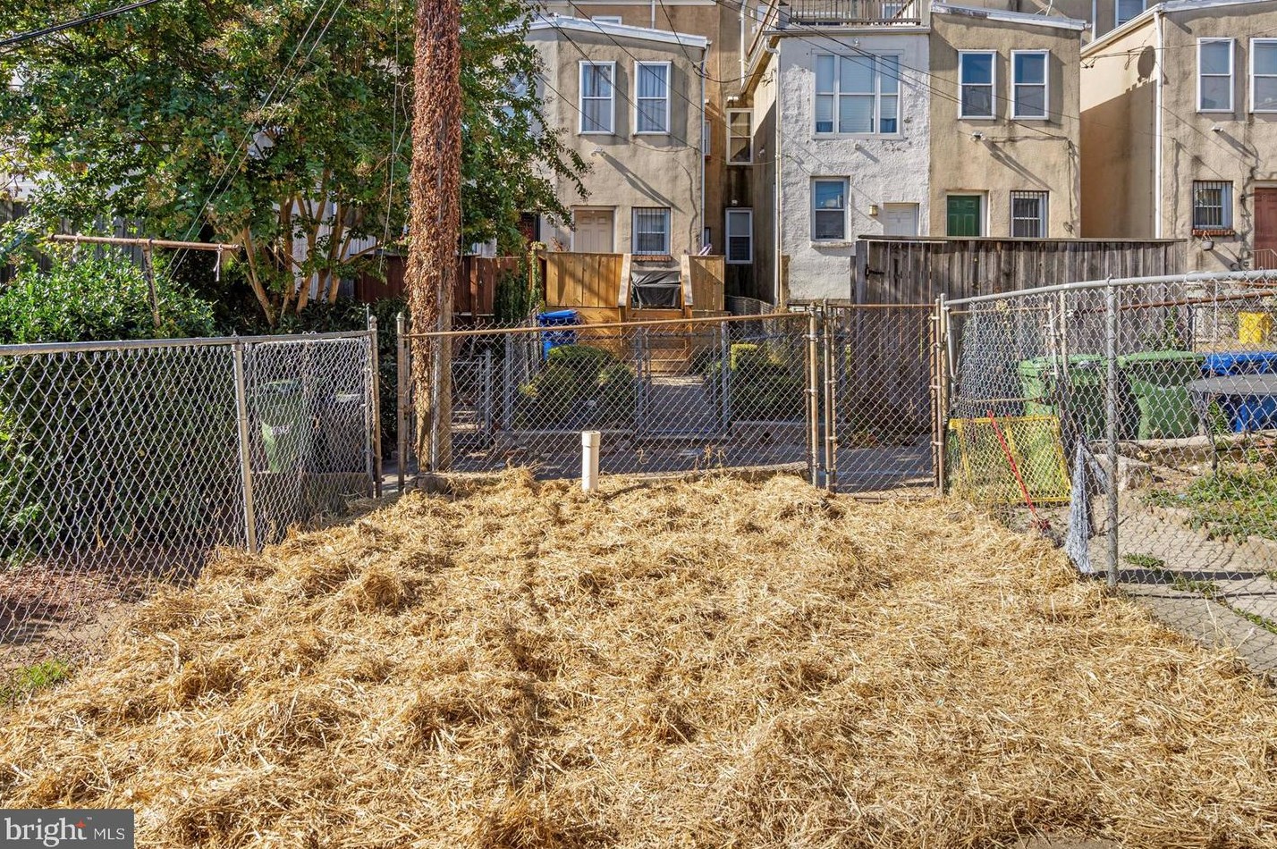 1906 Barclay St, Baltimore MD  21218-6128 exterior