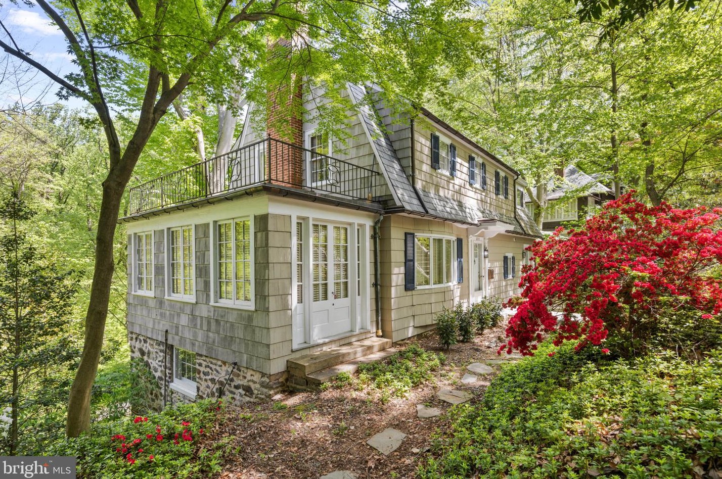 208 Longwood Rd, Baltimore, MD 21210-1924