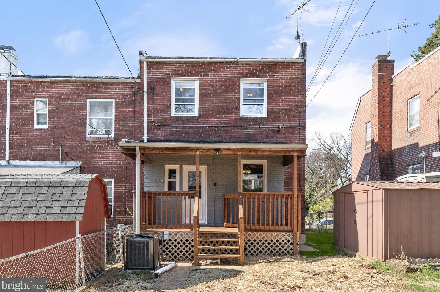 616 Washburn Ave, Baltimore MD  21225-2133 exterior