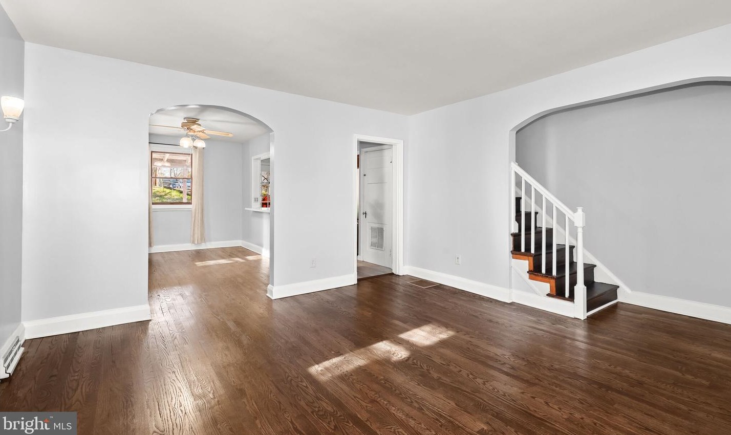 616 Washburn Ave, Baltimore MD  21225-2133 exterior