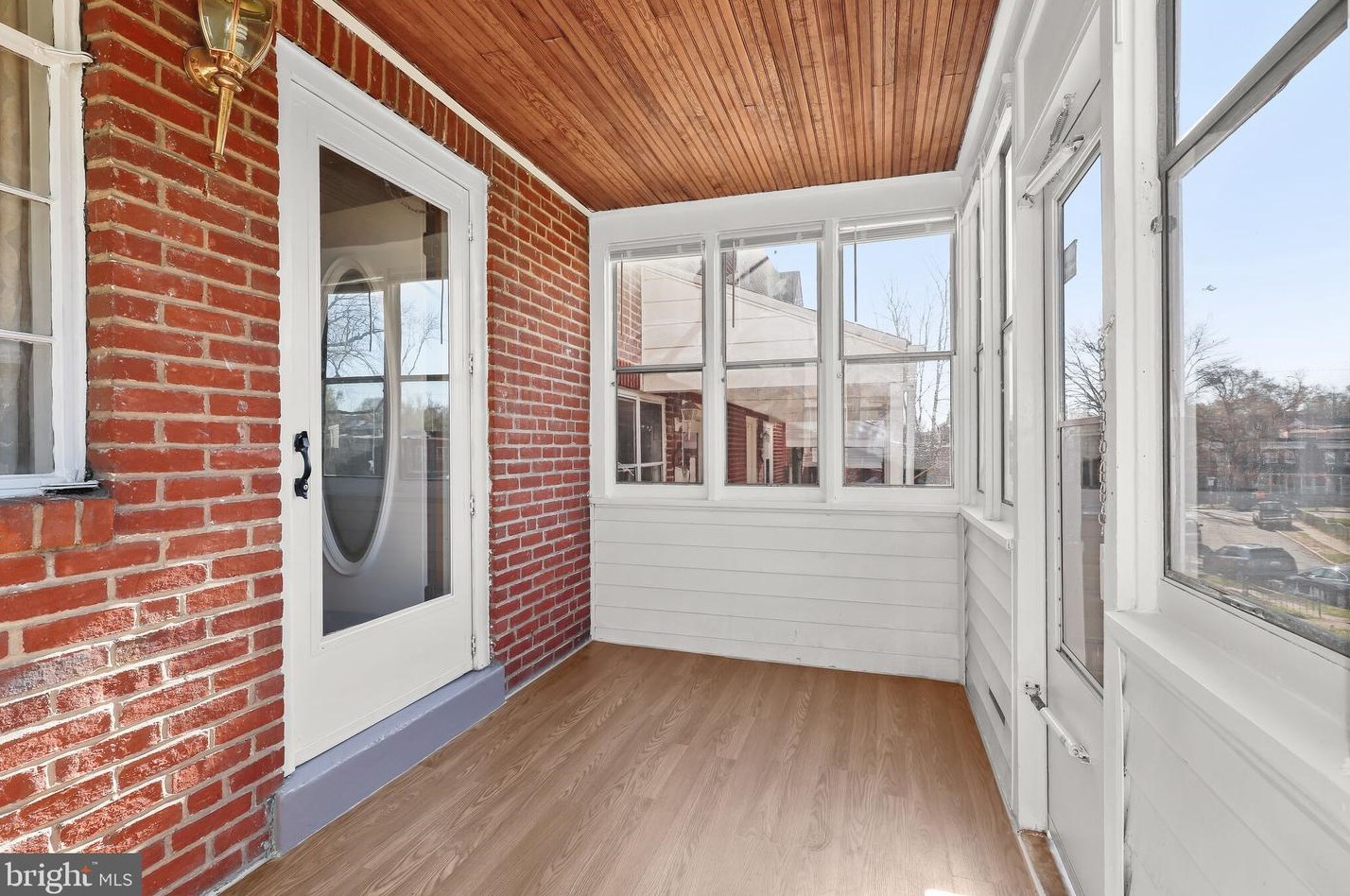 616 Washburn Ave, Baltimore MD  21225-2133 exterior