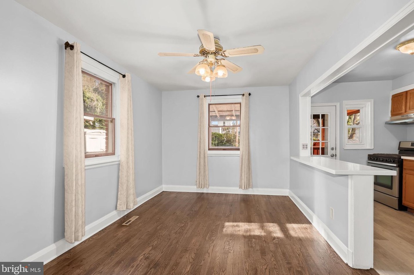 616 Washburn Ave, Baltimore MD  21225-2133 exterior