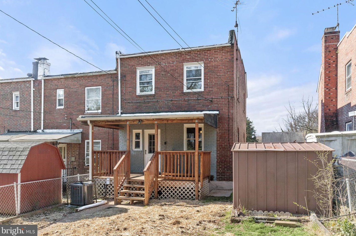 616 Washburn Ave, Baltimore MD  21225-2133 exterior