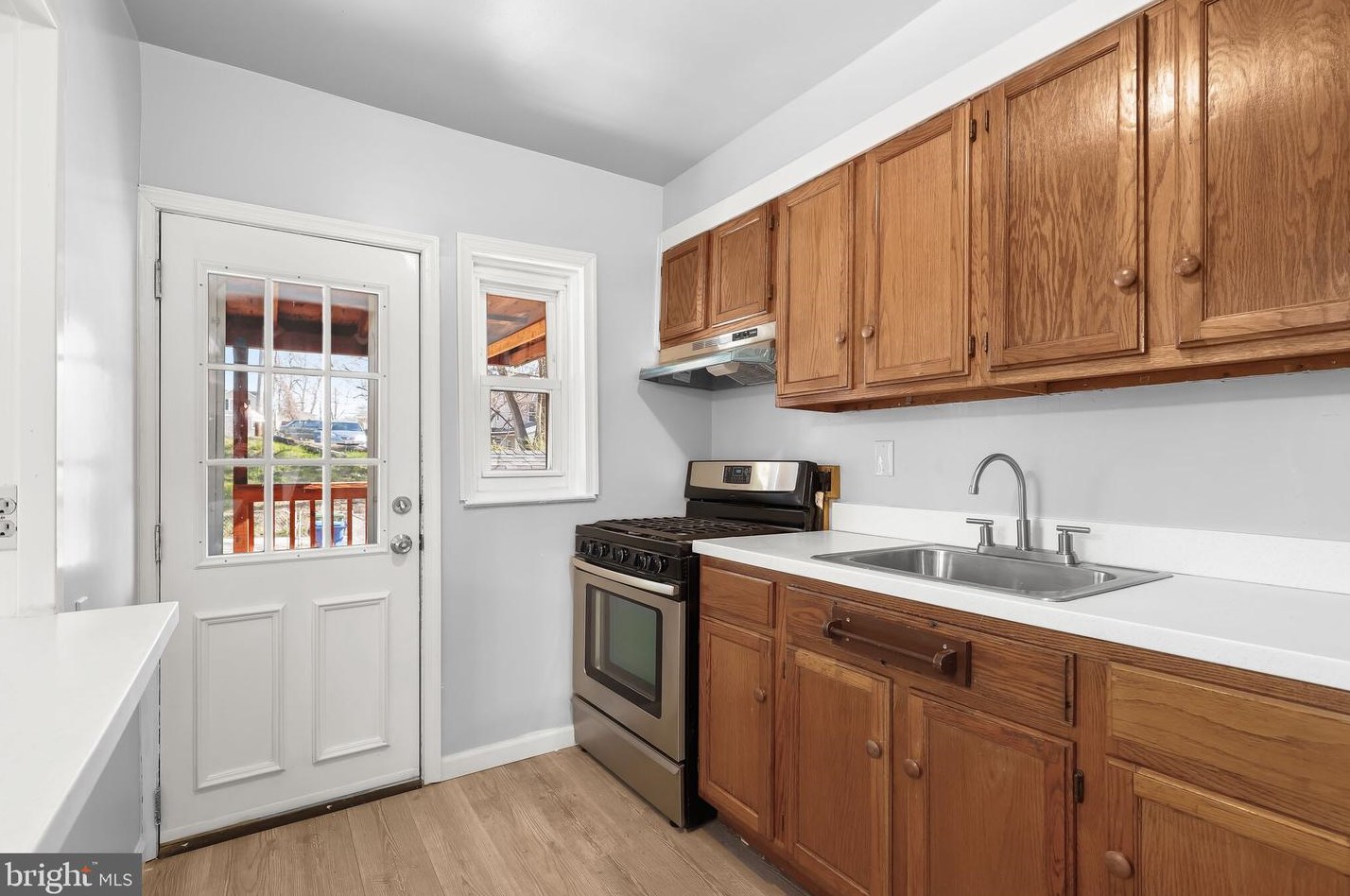 616 Washburn Ave, Baltimore MD  21225-2133 exterior