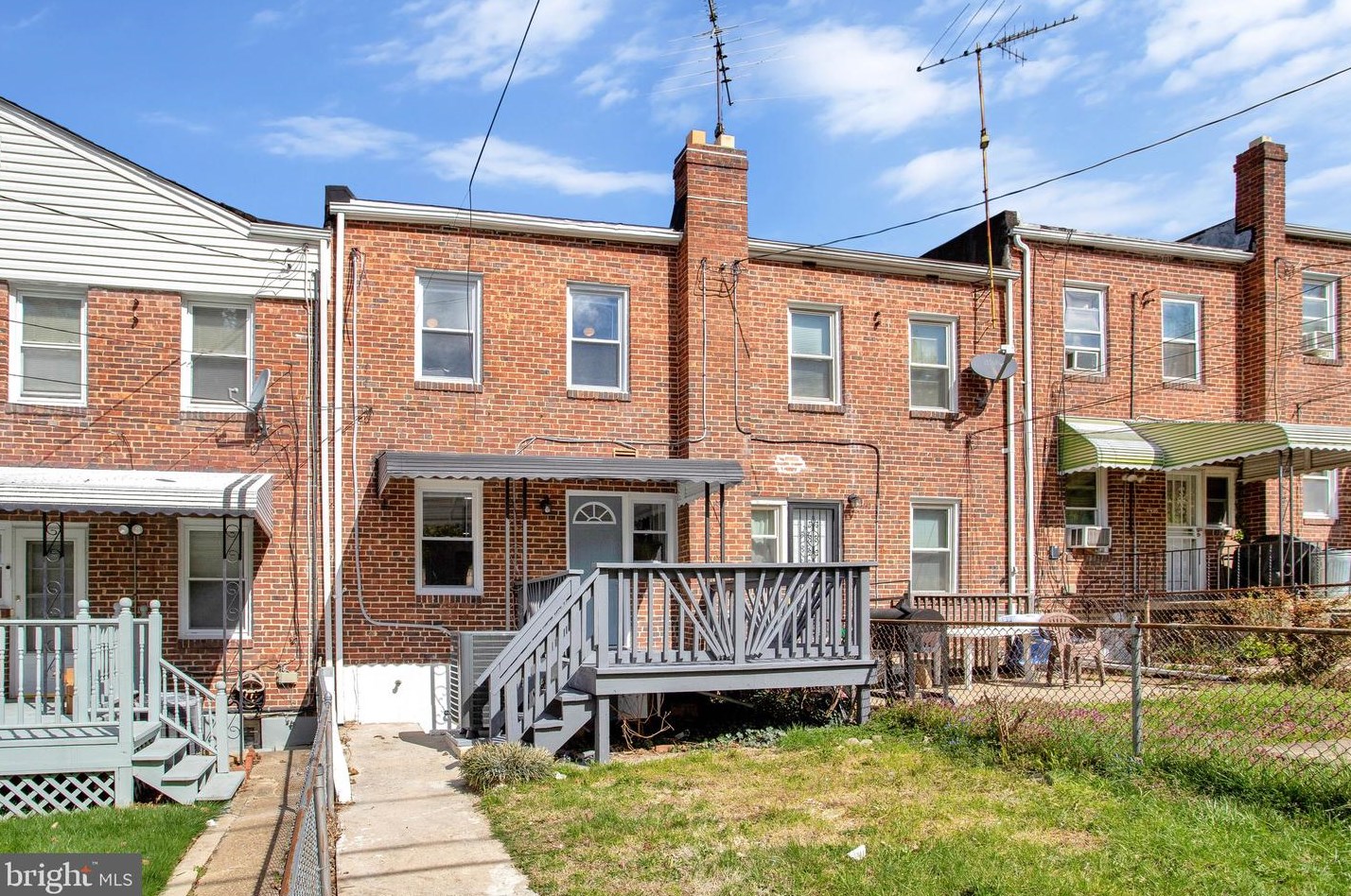 4439 Pen Lucy Rd, Baltimore MD 21229-2842 exterior