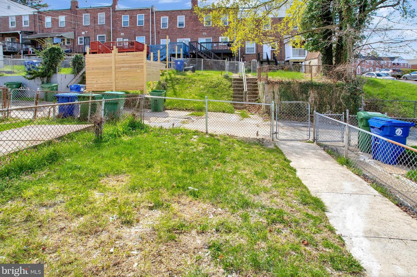 4439 Pen Lucy Rd, Baltimore MD 21229-2842 exterior