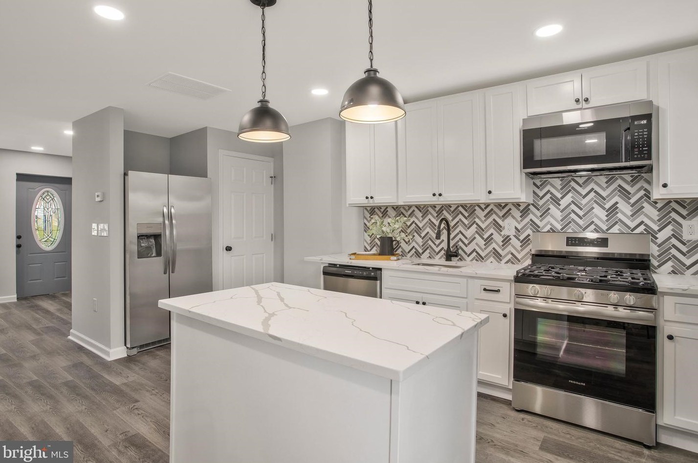 4439 Pen Lucy Rd, Baltimore MD 21229-2842 exterior