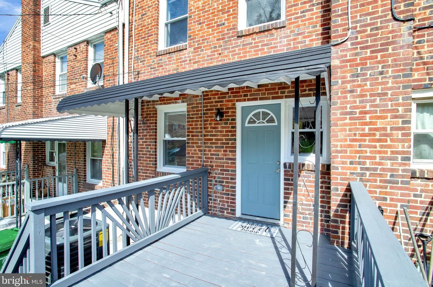 4439 Pen Lucy Rd, Baltimore MD 21229-2842 exterior