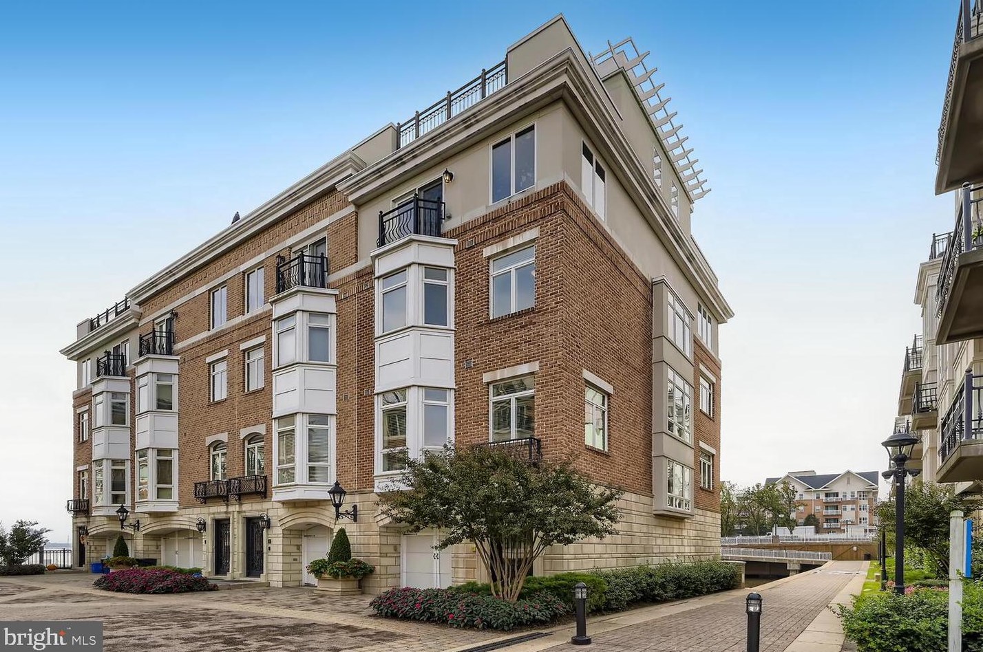 915 Valencia Ct, Baltimore, MD 21230-3968