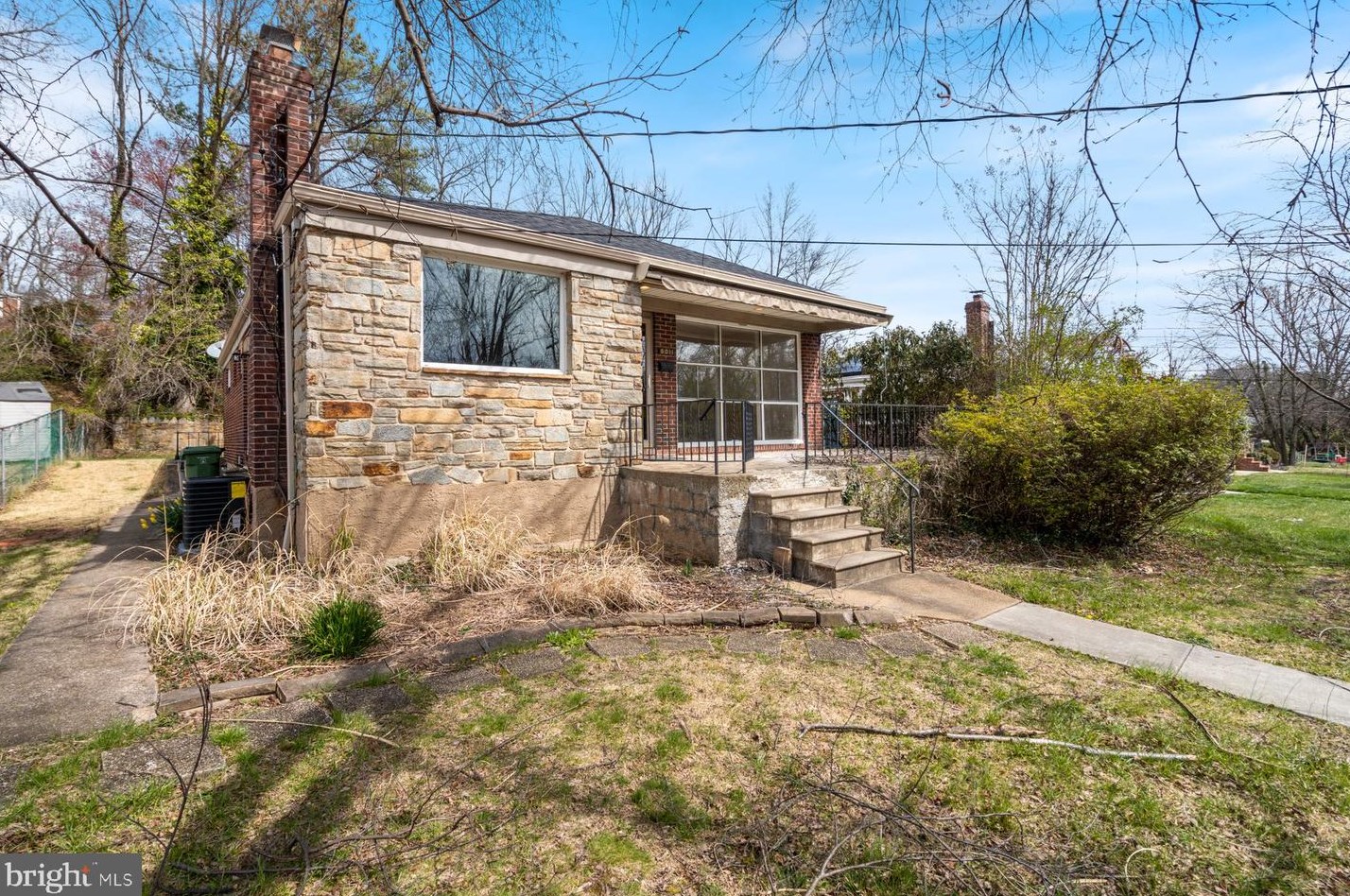 6011 Western Run Dr, Baltimore, MD 21209