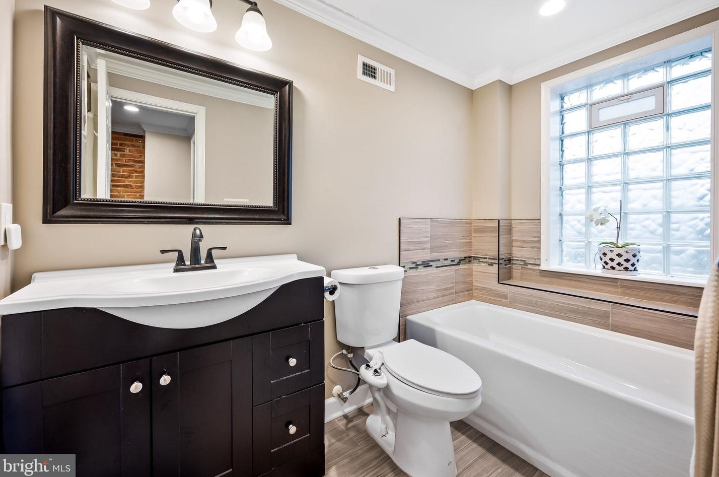 617 33 St, Baltimore MD 21211-2710 exterior