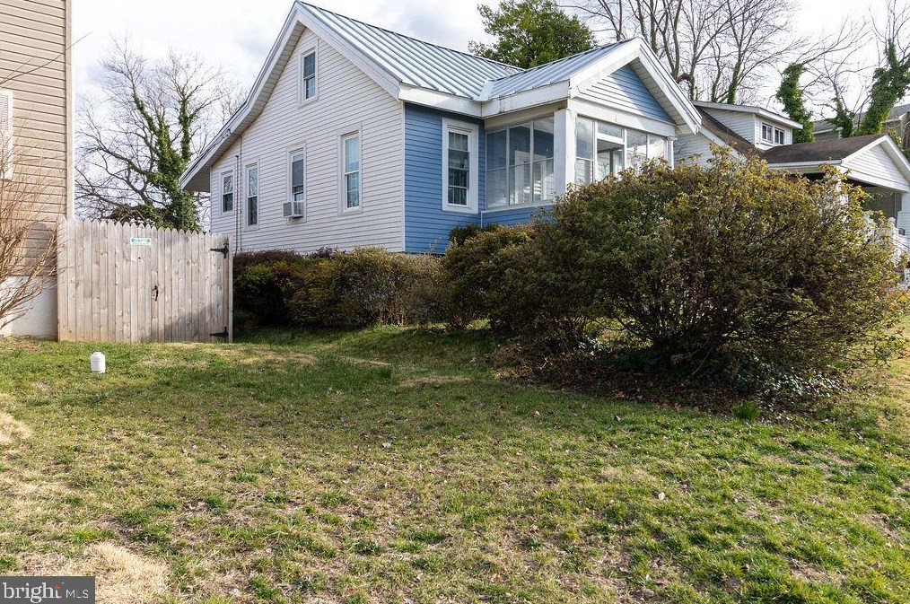 3307 Richmond Ave, Baltimore, MD 21213-1146