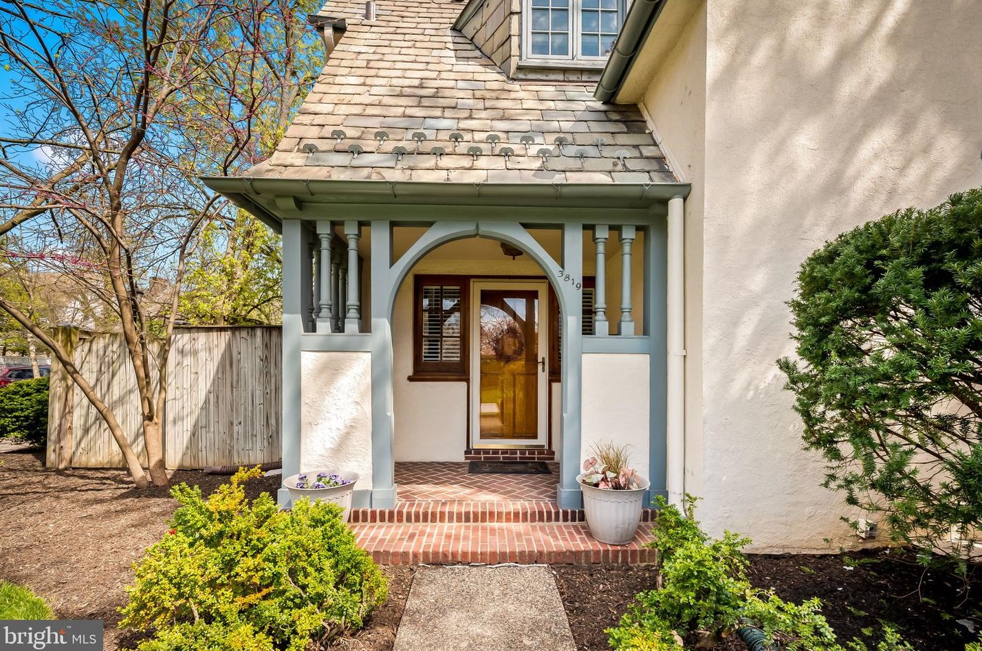 3819 Juniper Rd, Baltimore, MD 21218-1828