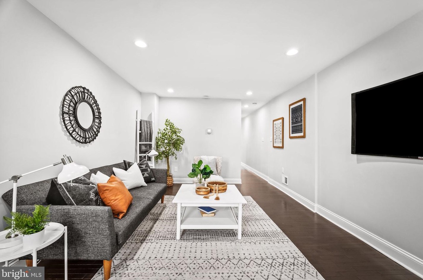 1927 Guilford Ave, Baltimore MD  21218-6139 exterior