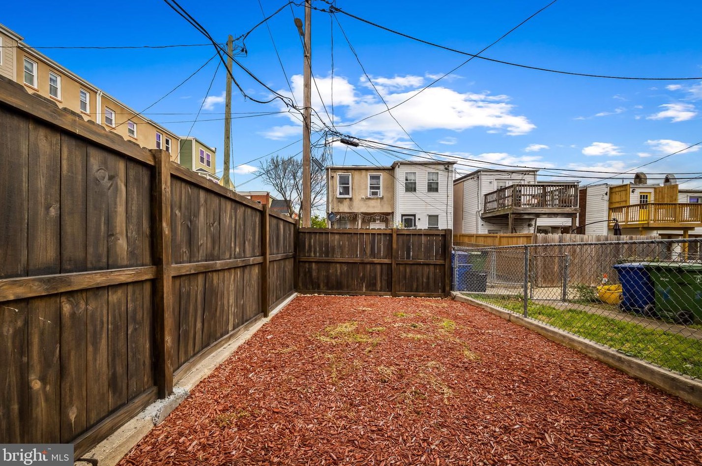 1927 Guilford Ave, Baltimore MD  21218-6139 exterior