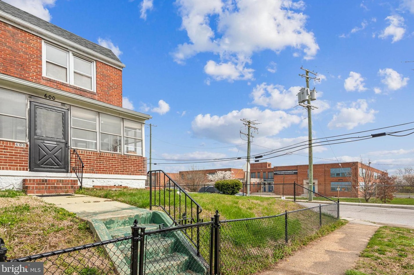 600 Hillview Rd, Baltimore, MD 21225-1242