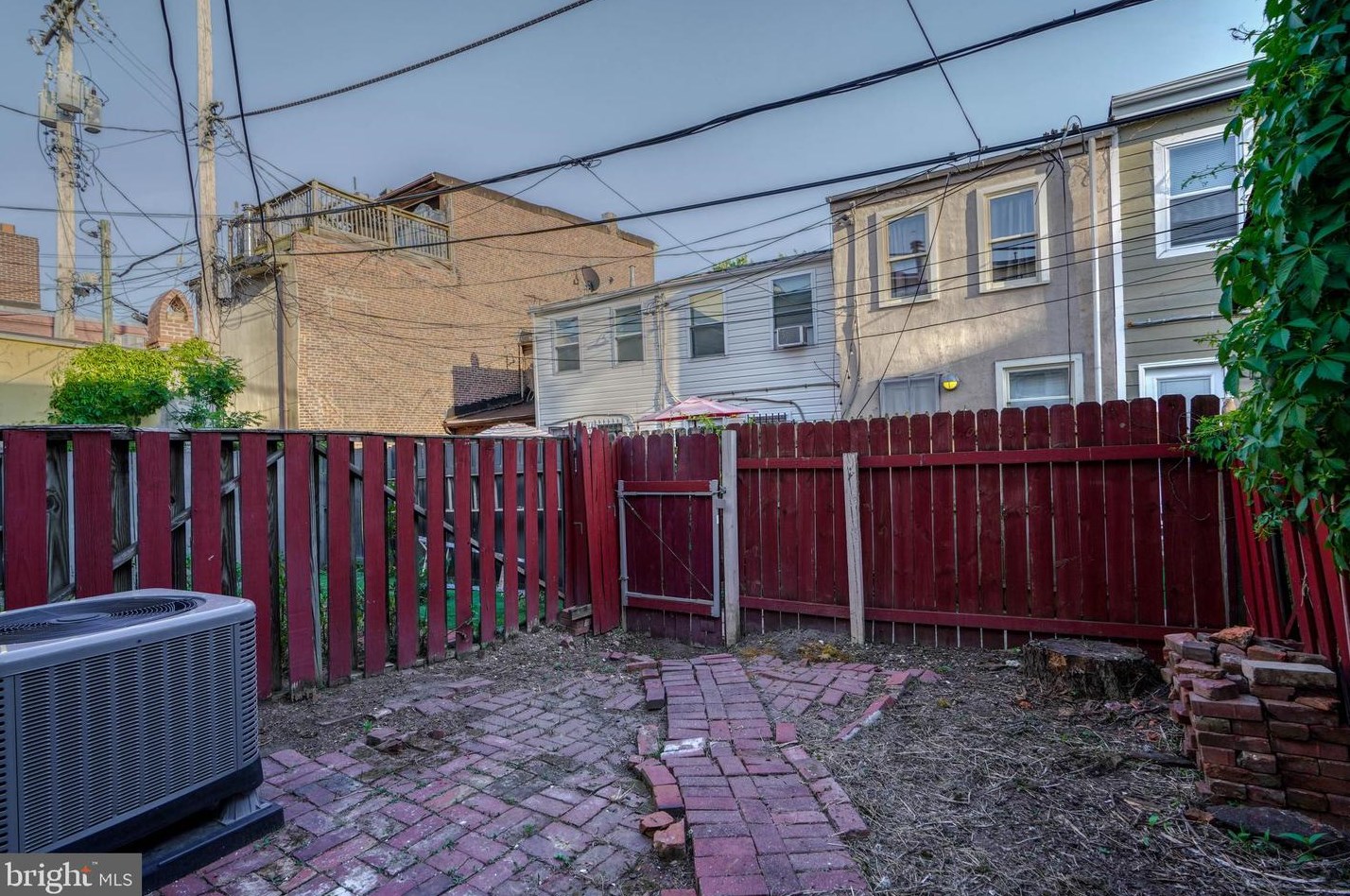 639 Portland St, Baltimore MD  21230-2213 exterior