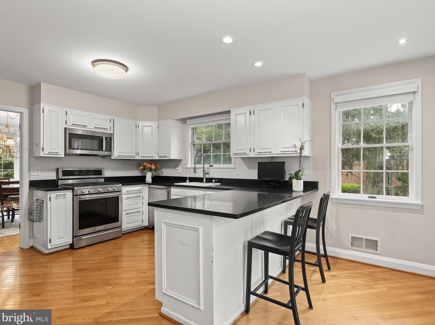 117 Lk Ave, Baltimore MD 21212-2431 exterior