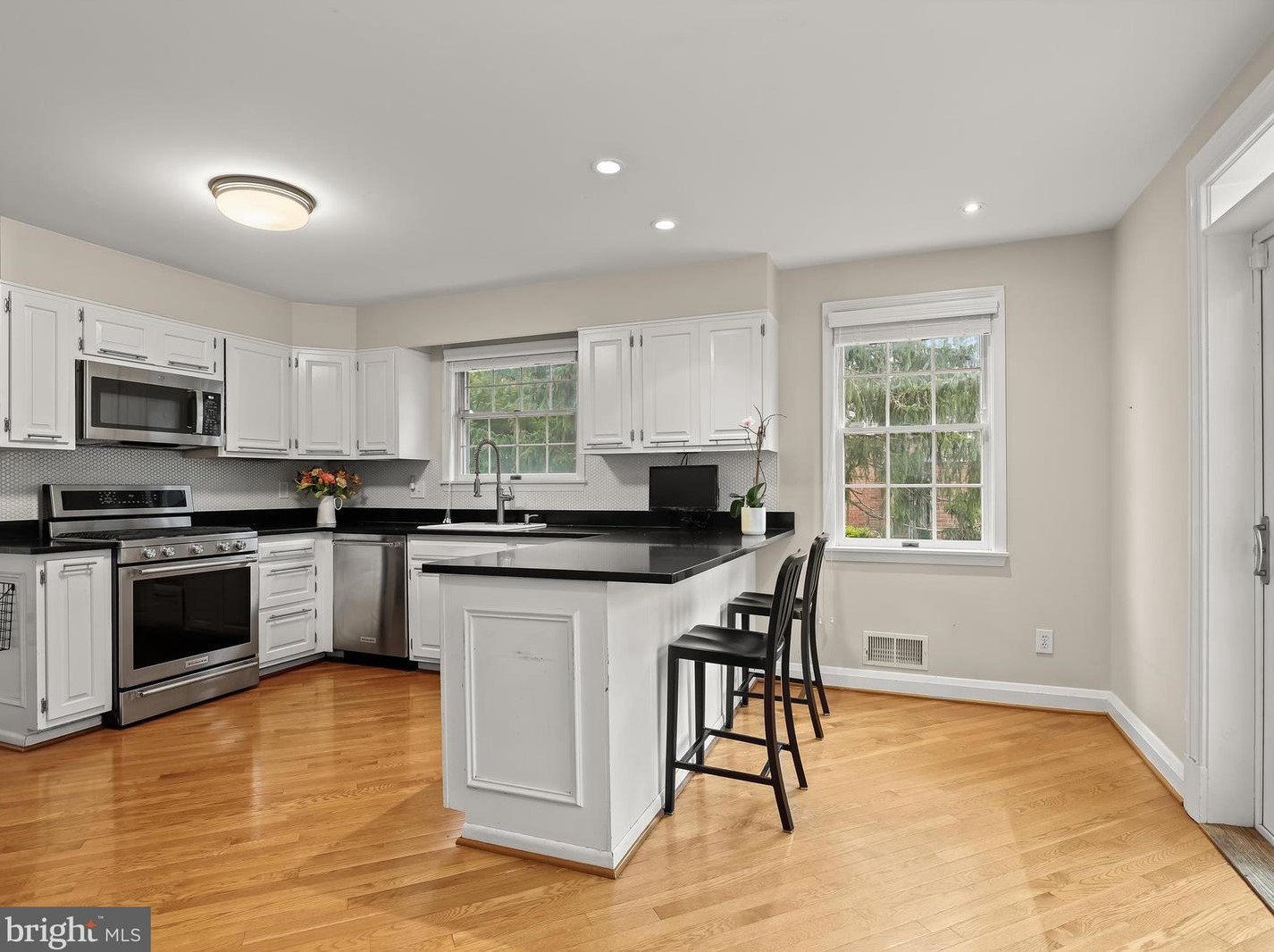 117 Lk Ave, Baltimore MD 21212-2431 exterior