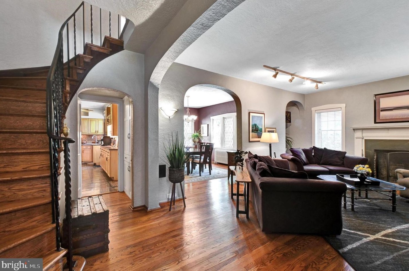 5004 Edmondson Ave, Baltimore, MD 21229-2332