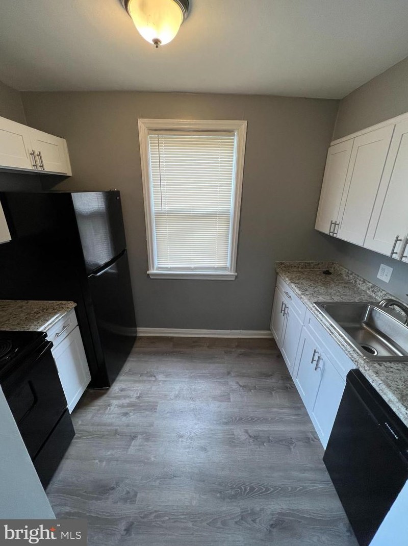 1121 Gleneagle Rd, Baltimore, MD 21239-2261