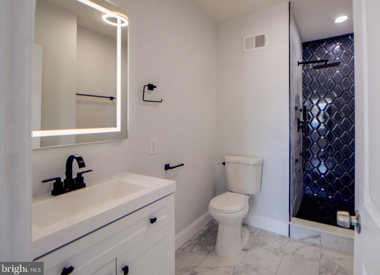 3613 Liberty Heights Ave, Baltimore MD 21215-7805 exterior