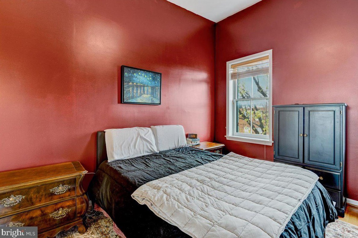 723 Hanover St, Baltimore MD  21230-3832 exterior
