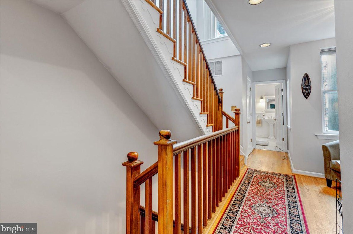 723 Hanover St, Baltimore MD  21230-3832 exterior