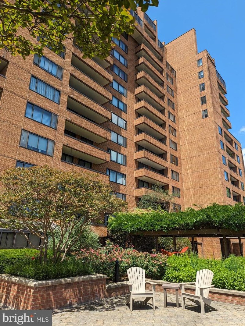 111 Hamlet Hill Rd #410, Baltimore, MD 21210