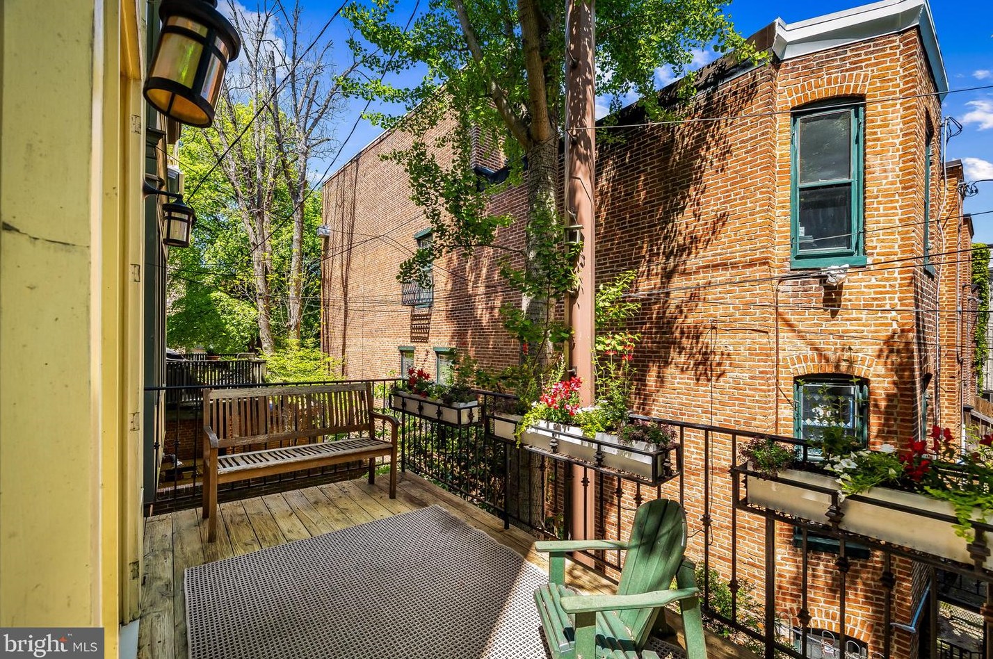 1325 Park Ave, Baltimore MD  21217-4816 exterior