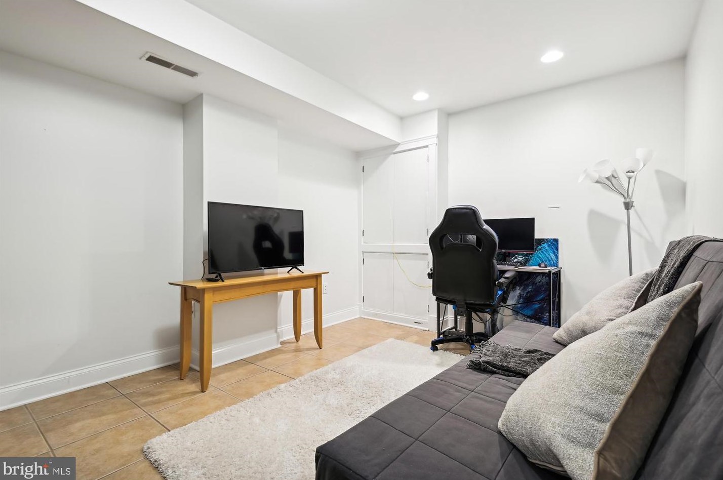 806 Streeper St, Baltimore MD  21224-1725 exterior