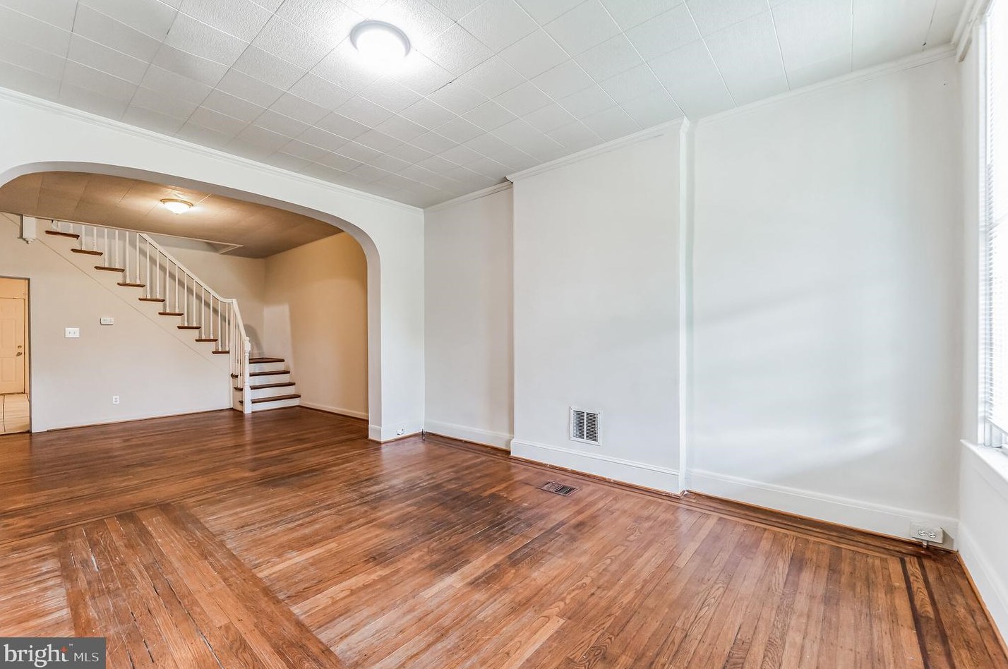 2934 Clifton Park Ter, Baltimore, MD 21213-1135