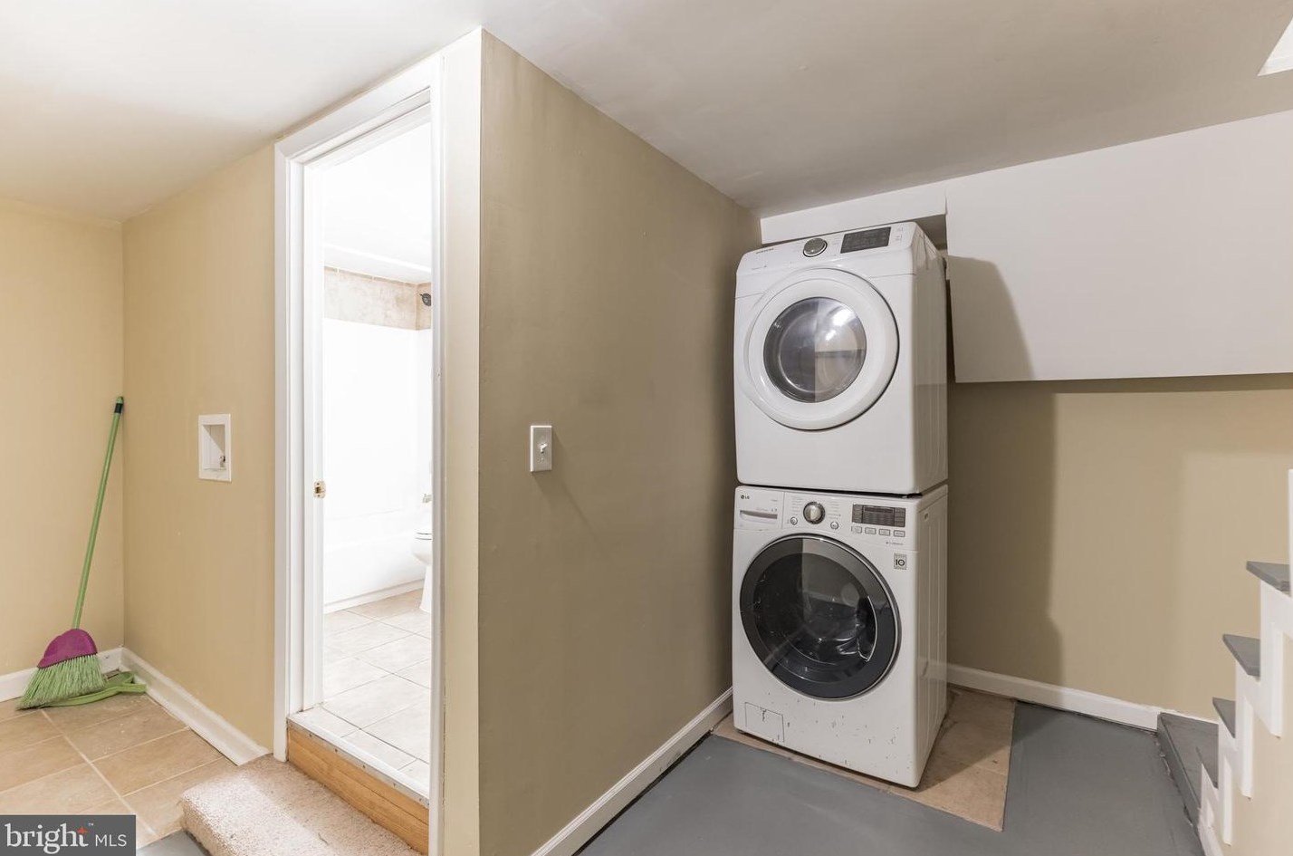 3014 Clifton Park Ter, Baltimore MD  21213-1136 exterior