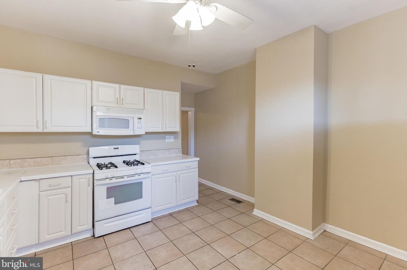 3014 Clifton Park Ter, Baltimore MD  21213-1136 exterior