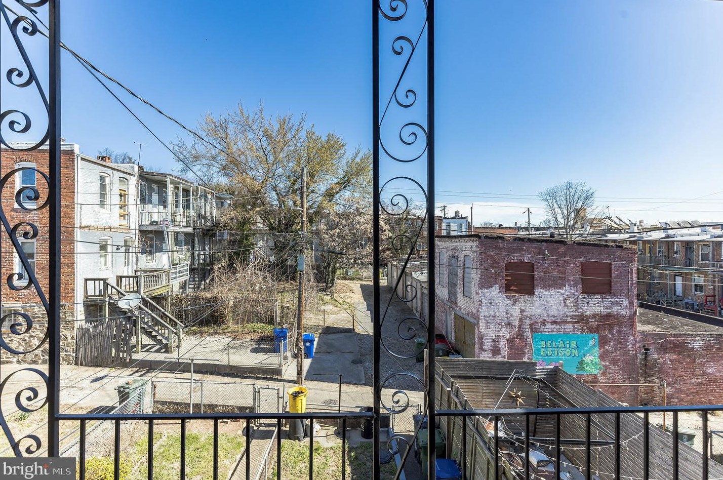 3014 Clifton Park Ter, Baltimore MD  21213-1136 exterior