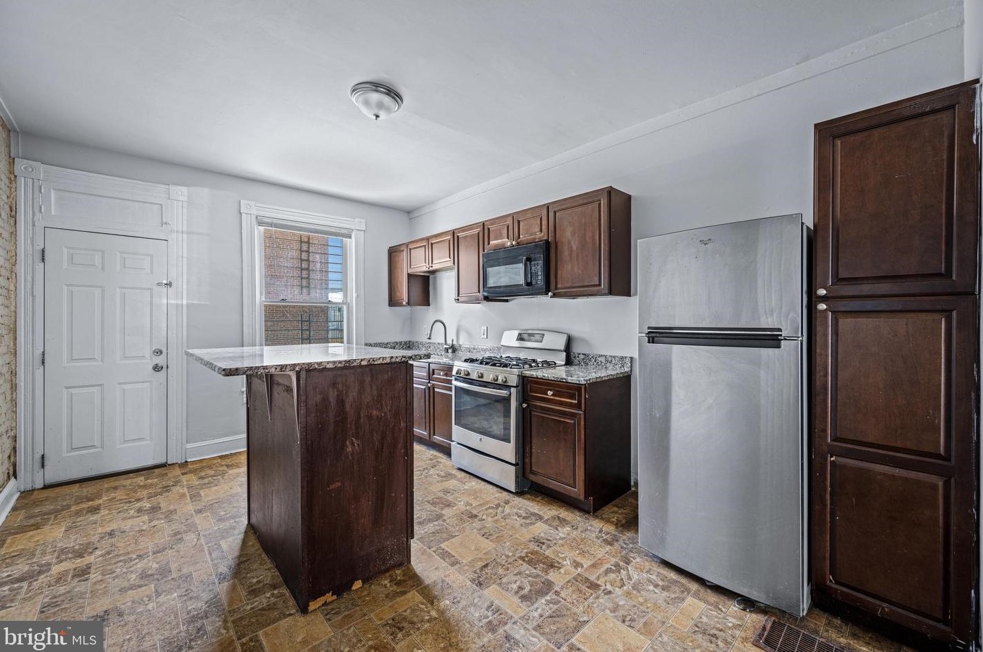 2905 Jefferson St, Baltimore MD  21205-2703 exterior