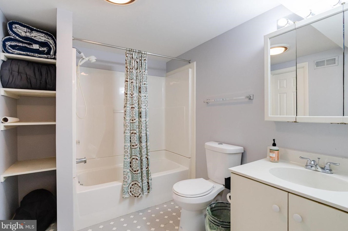 1208 Linden Grn, Baltimore MD 21217-3600 exterior